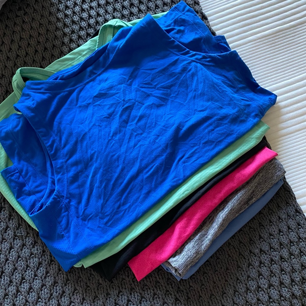 *DEAL* MEDIUM Tank Top Athletic Bundle